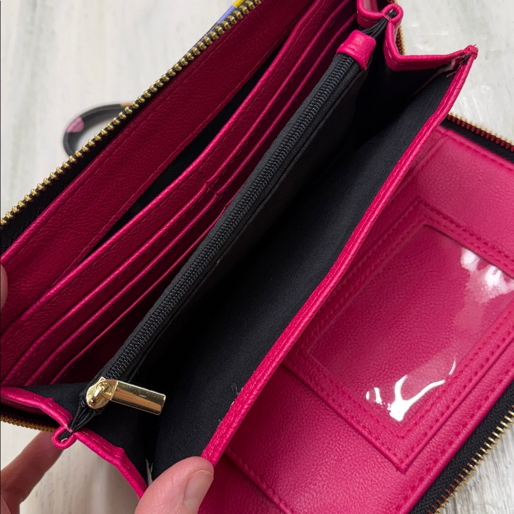 💚5/$25 SALE!💚 Betsy Johnson Rainbow Hearts on Black Faux Leather Zip Up Wallet - Picture 5 of 14